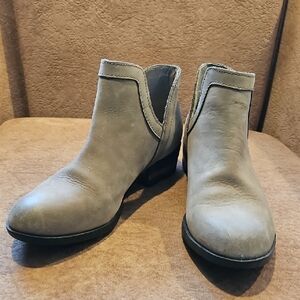 Sorel Lolla Cut Out Bootie